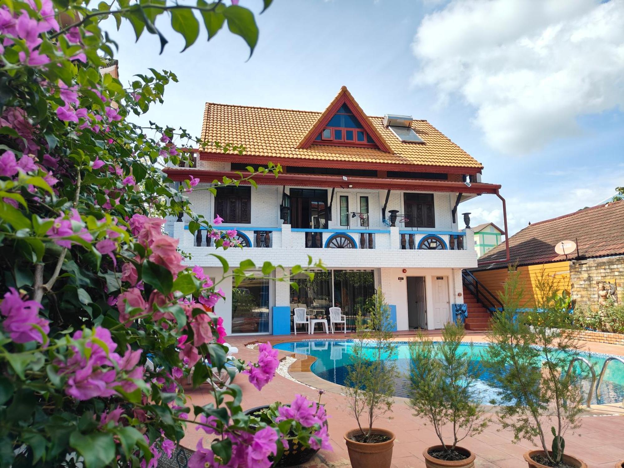 Baankasemsuk Resort 般咔 深宿 Patong Dış mekan fotoğraf